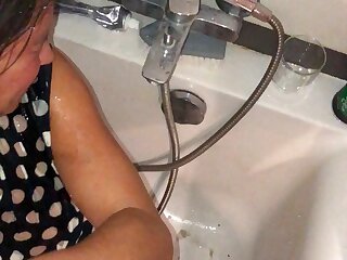 Brunette piss in mouth - ThisVid.com