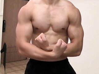 Hot SG Chinese guy flexing 4 - ThisVid.com