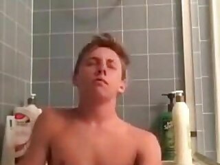 Rubax Video - Cute Twink Has Huge Cum Shot In The Bath