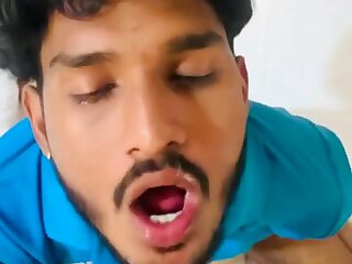 Indian cocksucker gets an Facial