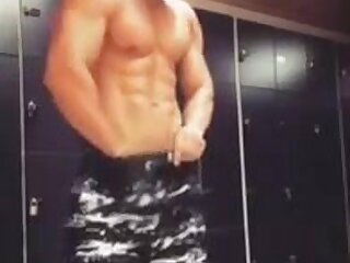 Muscular hunk after gym stripping off - ThisVid.com