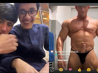 Muscle webcam chat laughed at - ThisVid.com