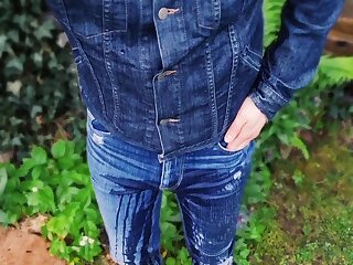 Pissing my jeans - video 17 - ThisVid.com