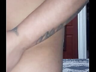 me lo meto  y me corro rico