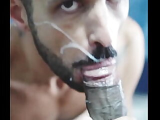 Descarga de leche en mi cara