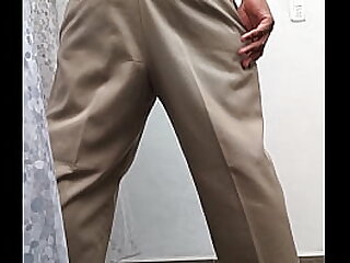 Maestro caliente se saca la leche