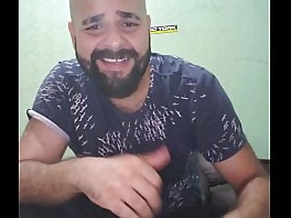 Tirando a botina depois do trampo&comma; chulezao gostoso aqui&excl;