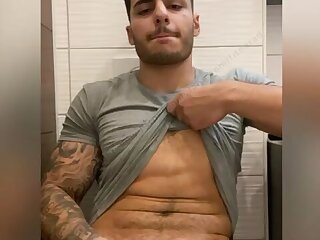 294 Arab KURDISH Muscular Prince Onlyfans