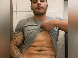 106 Arab KURDISH Muscular Prince Onlyfans