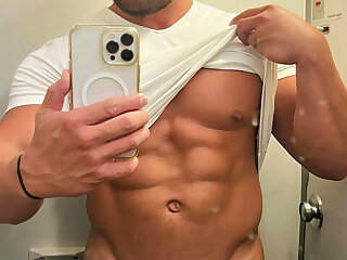 44 Beefy Hunk MuscleCakeXL OnlyFans porn