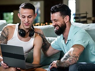 Daddy’s Boy – A Gooner Like His Stepdad  Alpha Wolfe, Des Irez