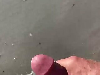 Discreet, mature man I met on Grindr coming on the beach