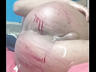 Reci&eacute;n depilada&comma; me calent&eacute;&comma; me rasgu&ntilde;e y sali&oacute; algo bello que hasta me espante y casi lloro de de placer