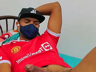 Horny latino guy wanking and cumming (L4t1nburr1t0h0t7)