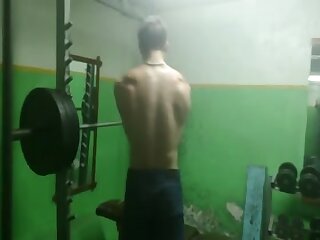 Max Troyan - 17yo Benches 365lbs!