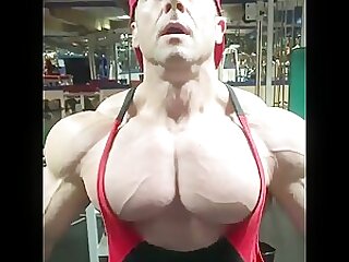 Slow mo cable chest flyes