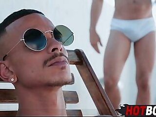 Foda gostosa na piscina&excl;