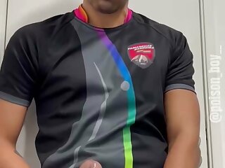 Video found on the internet. DM in case of retraction or crediting.