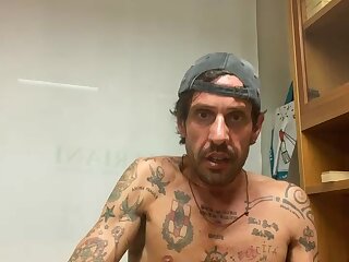 Italian tatooed guy jerks and cums